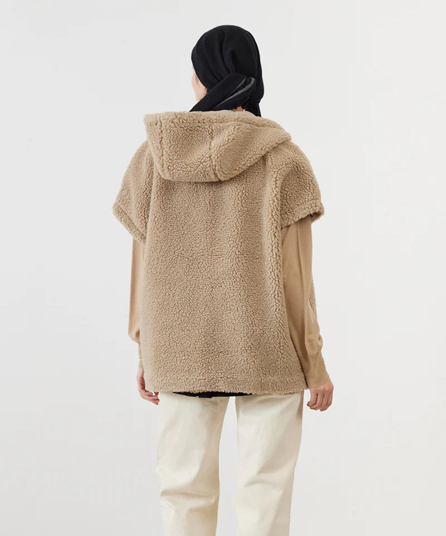 BOA HOODIE VEST (BEIGE) ポリエステル / オーバーショルダー / ダブルジップ / ウールブレンドボア / ADWS-501-35