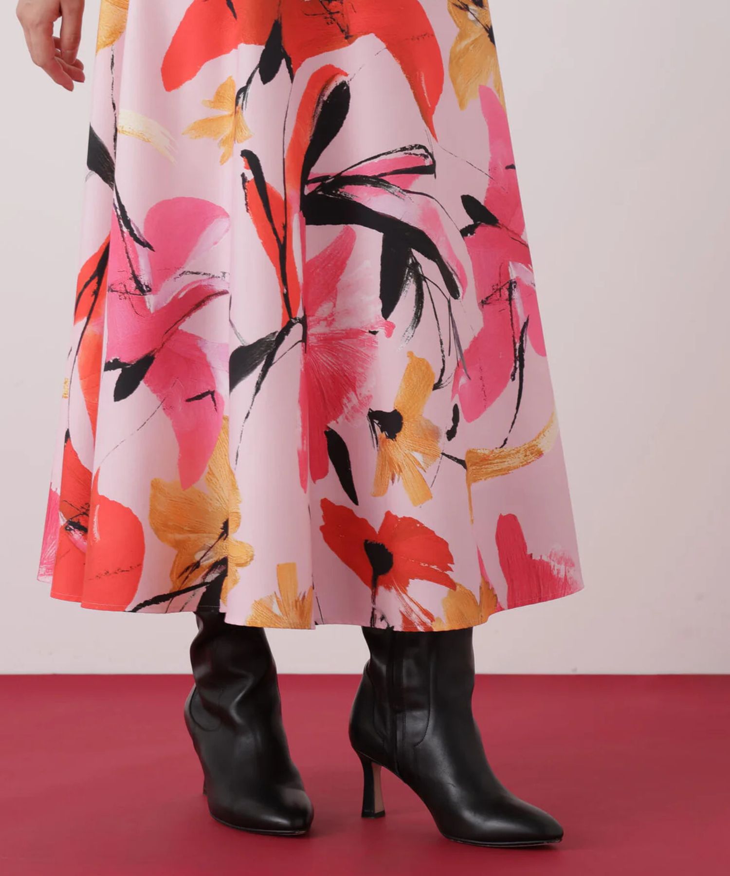 フラワープリントタフタフレアースカート(ピンク系)ポリエステル / ストレッチ無し / 裏地あり / くるぶしくらいの丈 / 脇ファスナーあき / 0316120120