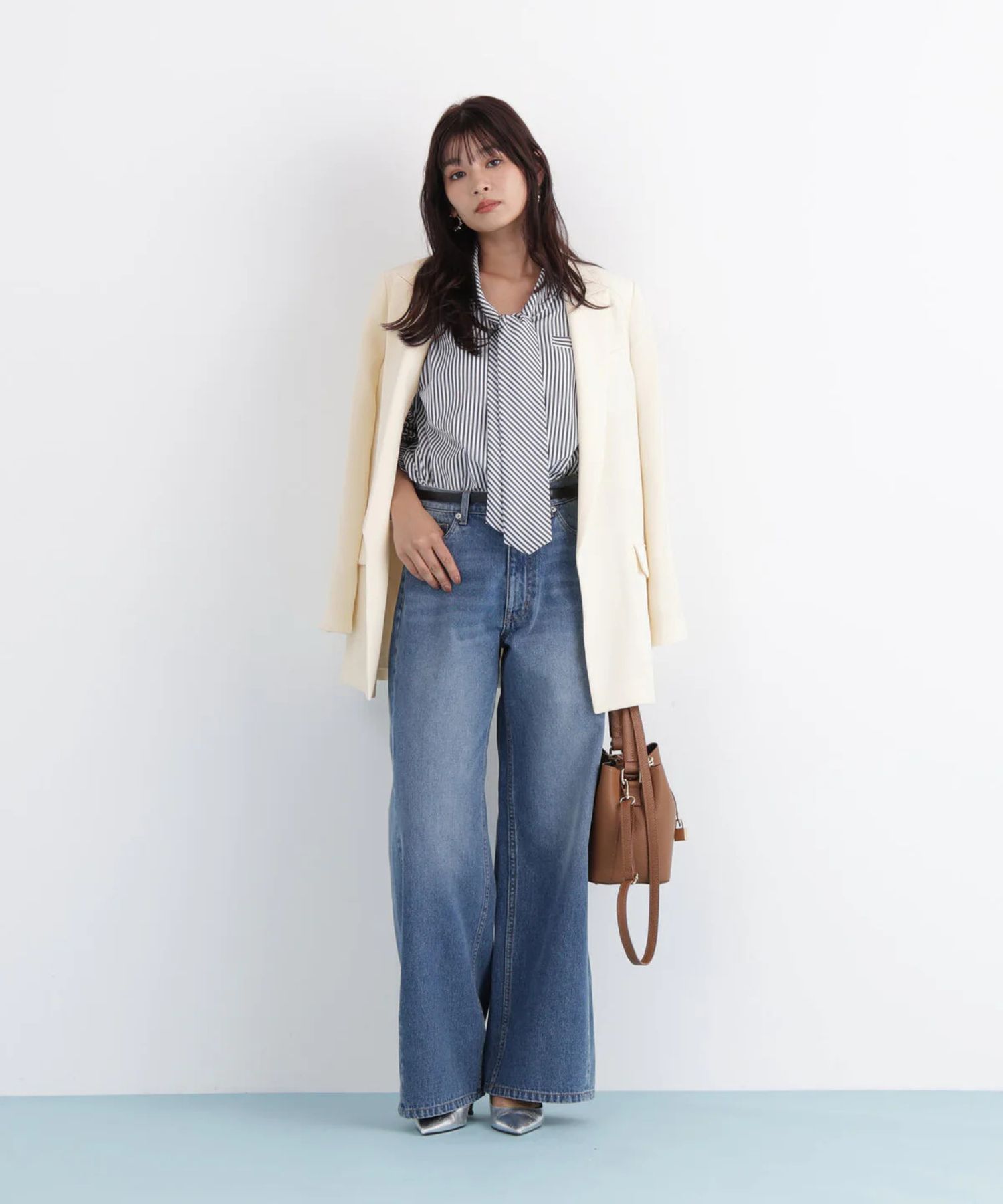 ストライプスリーブジャケット(エクリュ) ポリエステル / ストレッチ無し / 総裏 / ポケット×3/ 前あきは止めなし / 肩パットあり / 袖口は本あき / 0316150104