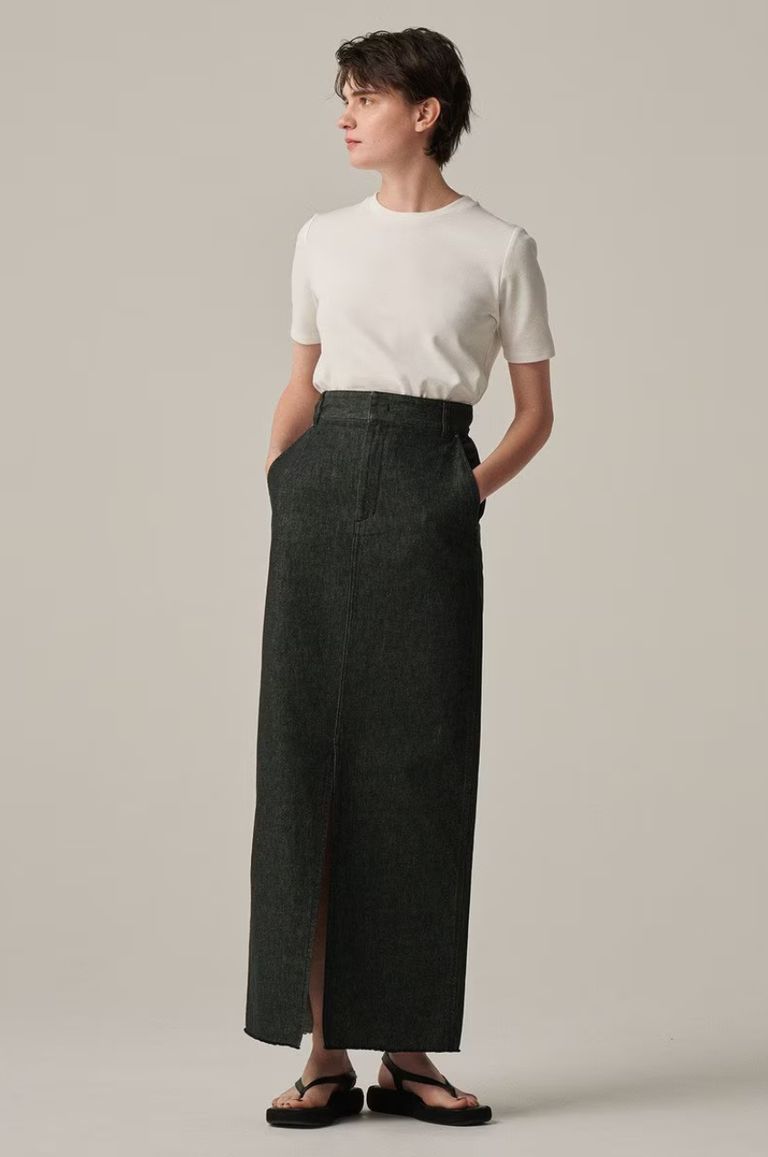 日常に上質を取り入れて*LOEWE*ショート丈コットンTシャツ 日常に上質を取り入れて*LOEWE*ショート丈コットンTシャツ