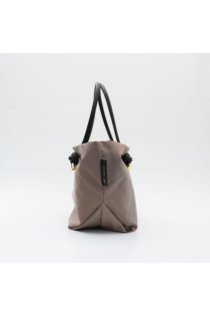BIANCA / V-2175 / Taupe × Black / ノットハンドルナイロントート / Mサイズ / ビアンカ（トープ / ブラック）ナイロン / 牛床革（Italian leather）/ 軽量 / A4サイズ入る / ファスナー開閉【正規販売店】