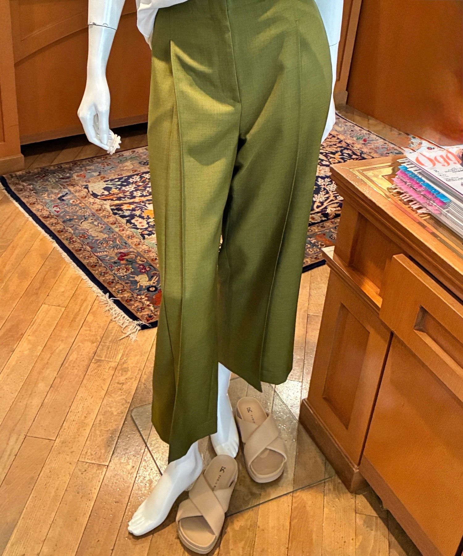 City Twill Deep Pleated Pant (アボカド) ポリエステル / 軽量 / クロップドパンツ / ウォッシャブル / 01-5206411