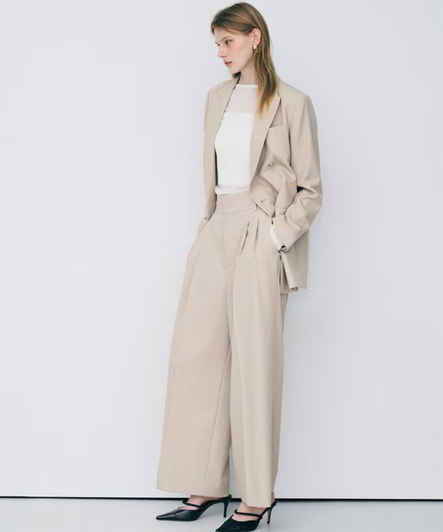 TWドビードスキンブレザー(ベージュ)ポリエステル / 前身頃、袖口にメタル釦 / JKUVGA0815