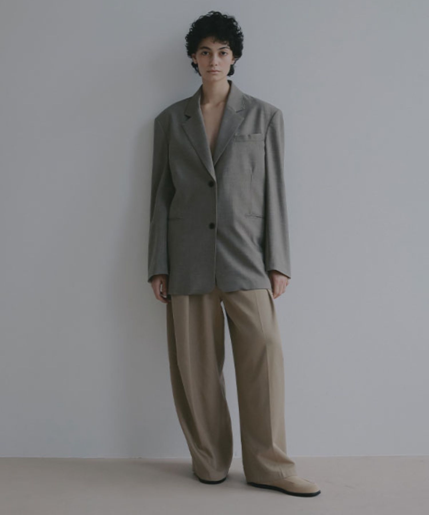 ソフトコットンタックカーブパンツ(ベージュ)綿 / カーブライン / フロントに深めタック / 1226220076