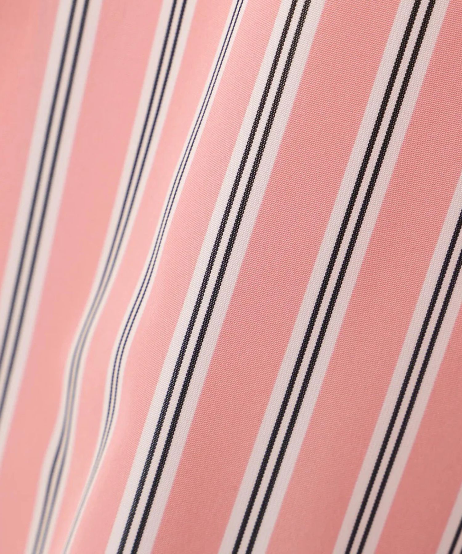 ストライプタイネックシャツ(ピンク系)ポリエステル / ストレッチ無し / 裏地無し / 前比翼あき / 衿から続きのリボン付き / 左胸に飾りポケット / 0316110101