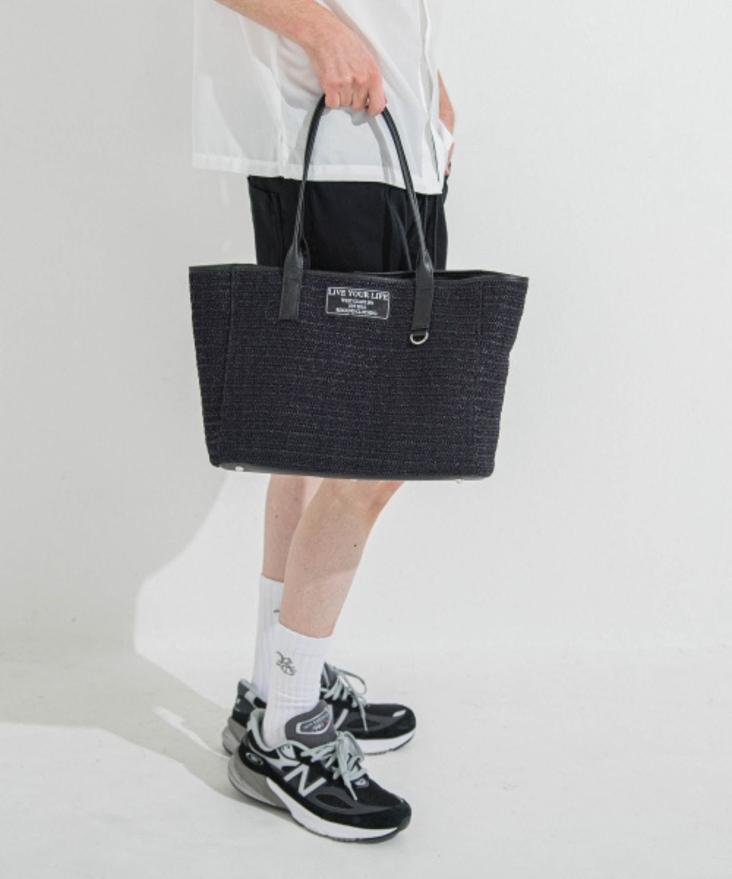 mesh tote bag (ブラック) ポリエステル / A4サイズも収納可能 / 本体総ポケット数7個 / ウォータープルーフレザー  / RC36-BAG-002RD