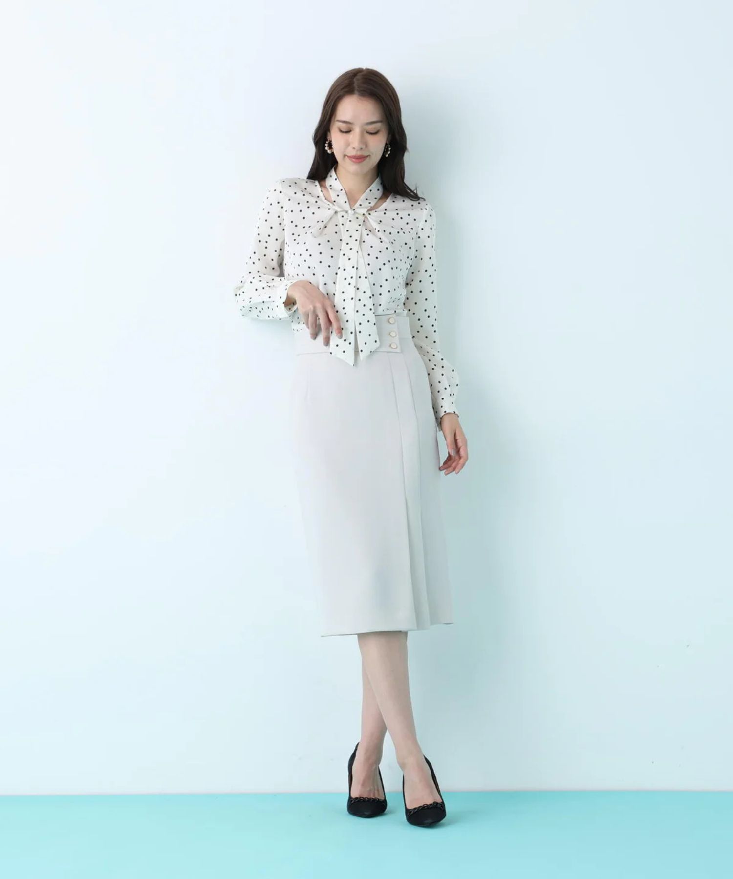 2WAYボウタイブラウス(ホワイト系) ポリエステル / ストレッチ無し / 裏地無し / 後ろ衿ぐりなみだ開きあり / 0316110222