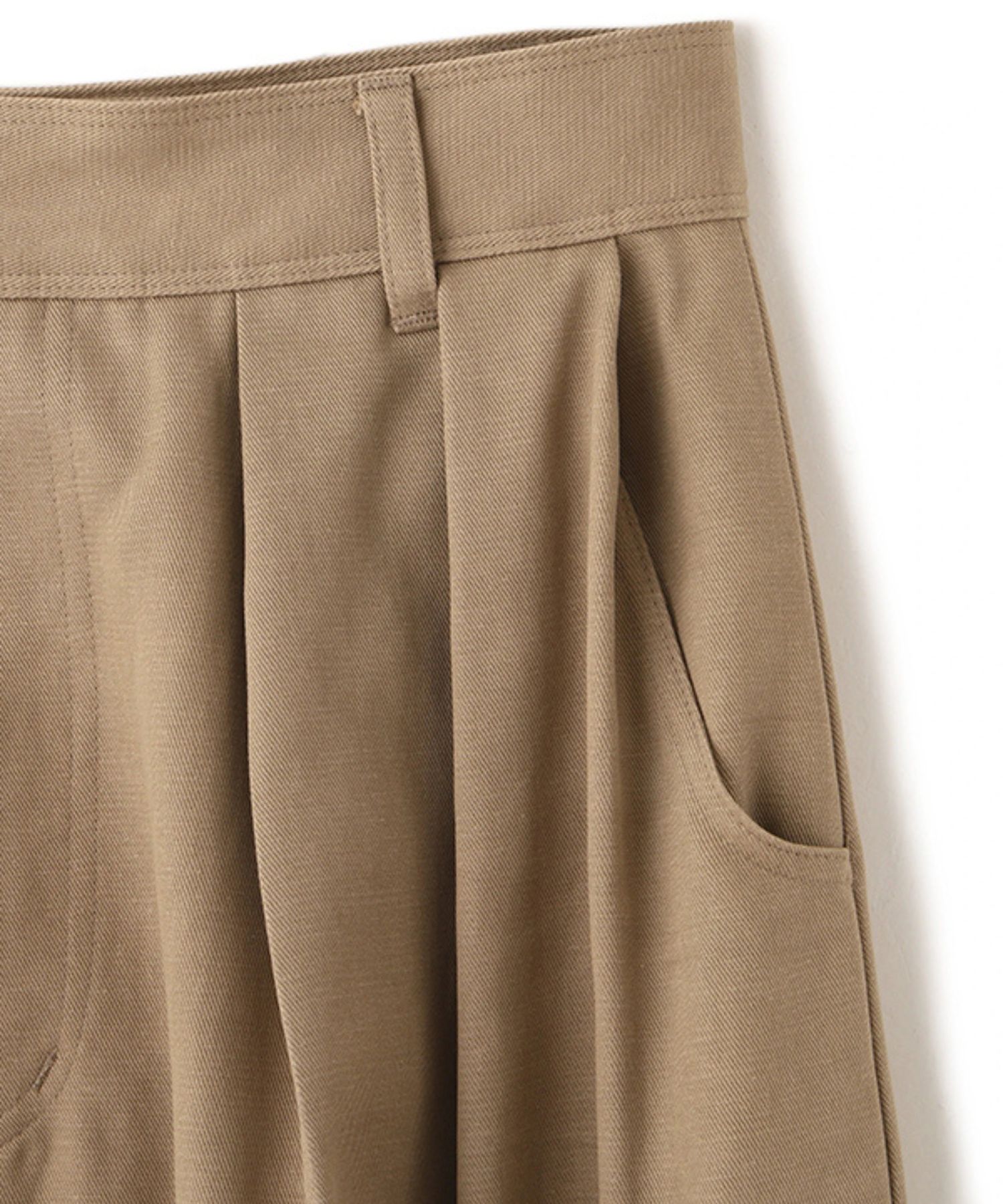 ソフトコットンタックカーブパンツ(ベージュ)綿 / カーブライン / フロントに深めタック / 1226220076