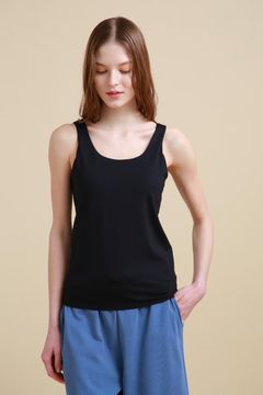 [THE HOLIDAY CLOSET]パット付きタンクトップ（ブラック）ナイロン / レーヨン / ストレッチ / ウォッシャブル