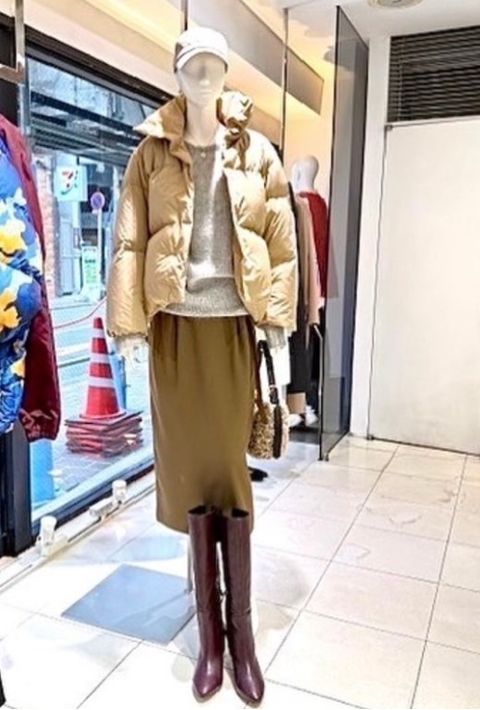 しっかりと防寒対策をしてお友達とショッピング