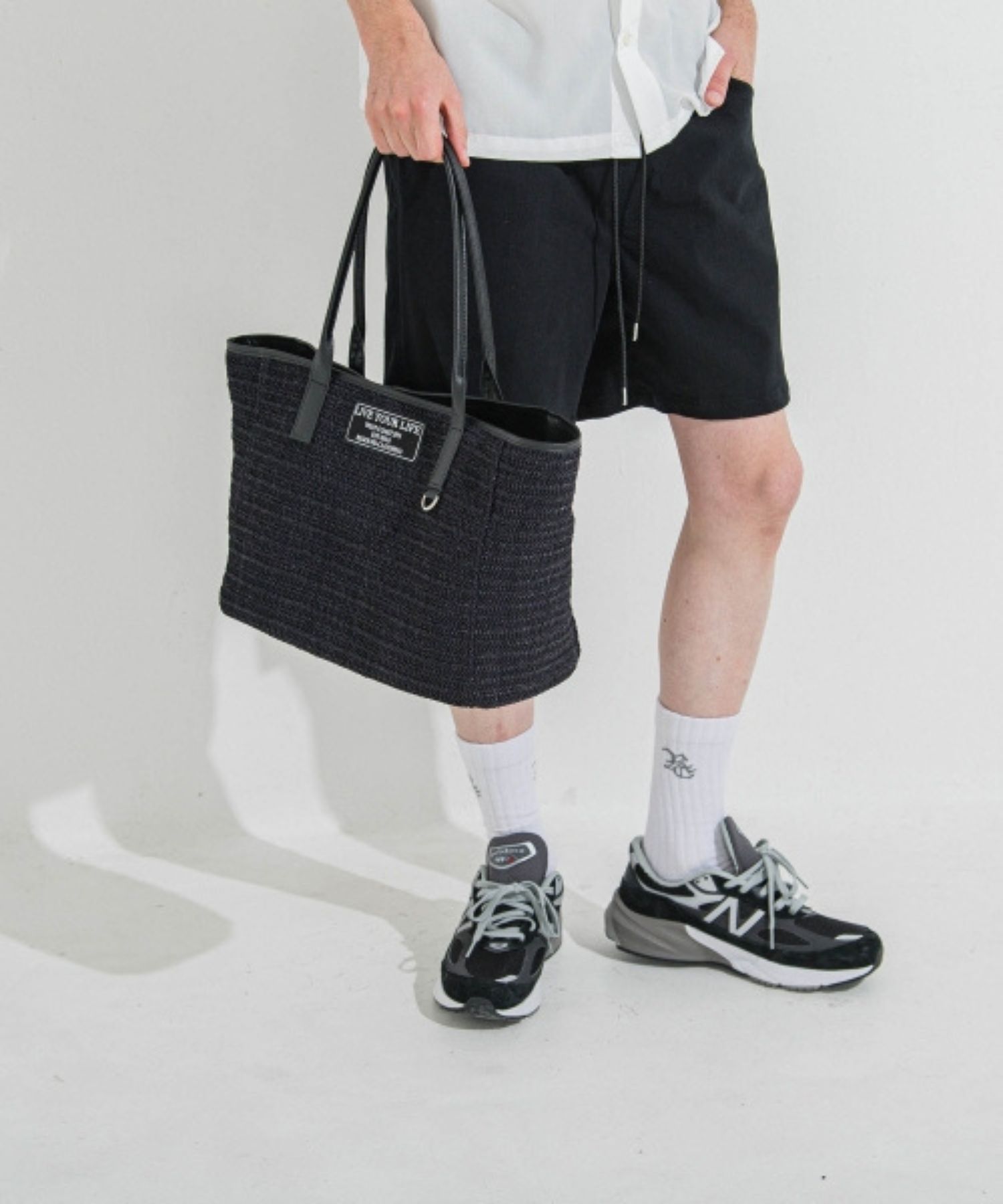 mesh tote bag (ブラック) ポリエステル / A4サイズも収納可能 / 本体総ポケット数7個 / ウォータープルーフレザー  / RC36-BAG-002RD