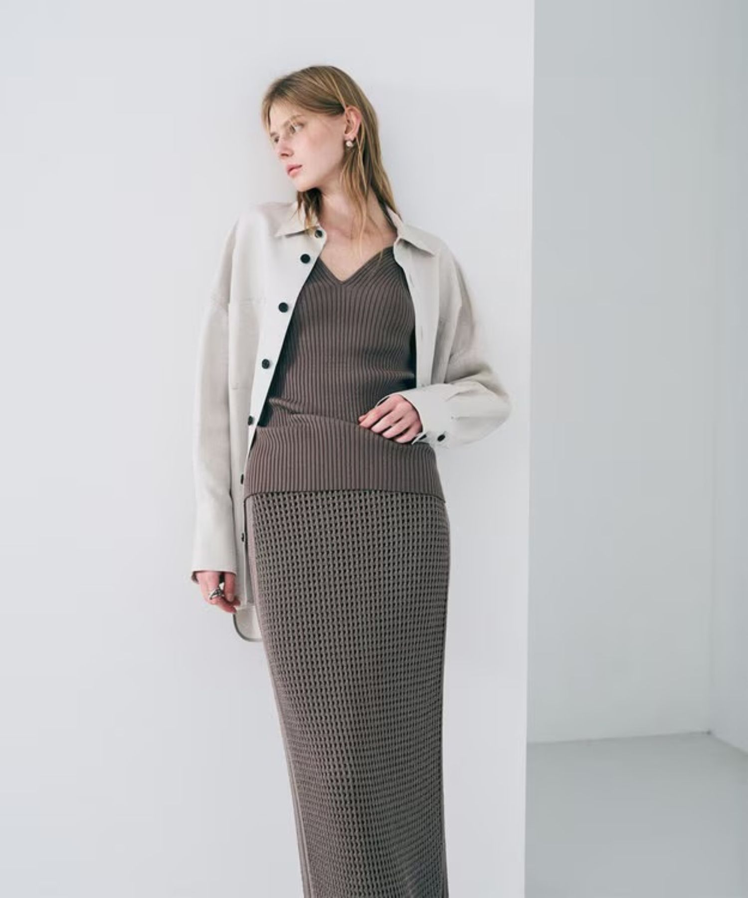 カップ付きキャミソール(トープ) レーヨン / ウォッシャブル / 肩紐2本 / KRUVLS0308