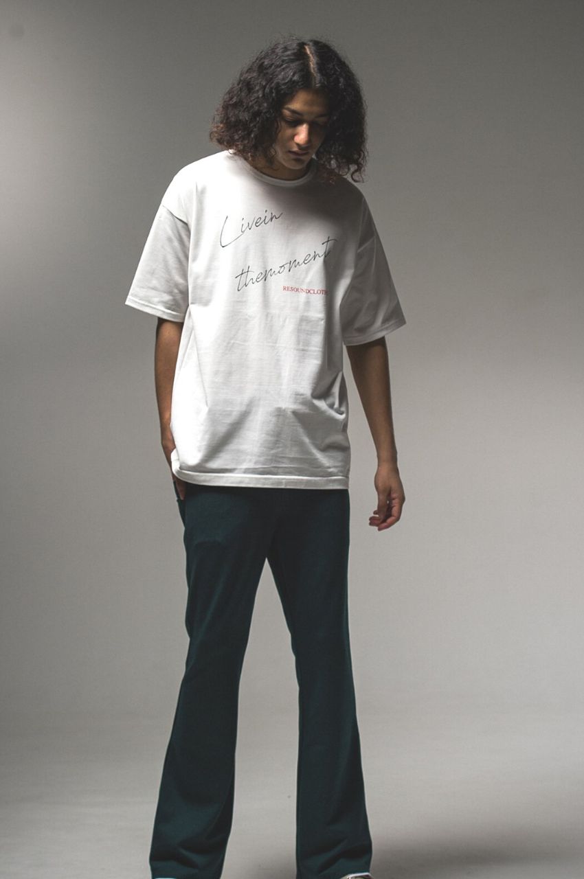 LIVE IN THE MORMENT LOOSE TEE / ロゴメッセージTシャツシャツ