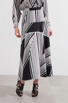 トライアングルボーダープリントスカート (ブラック) / ポリエステル 100% / ウォッシャブル / セットアップ / 0315120311