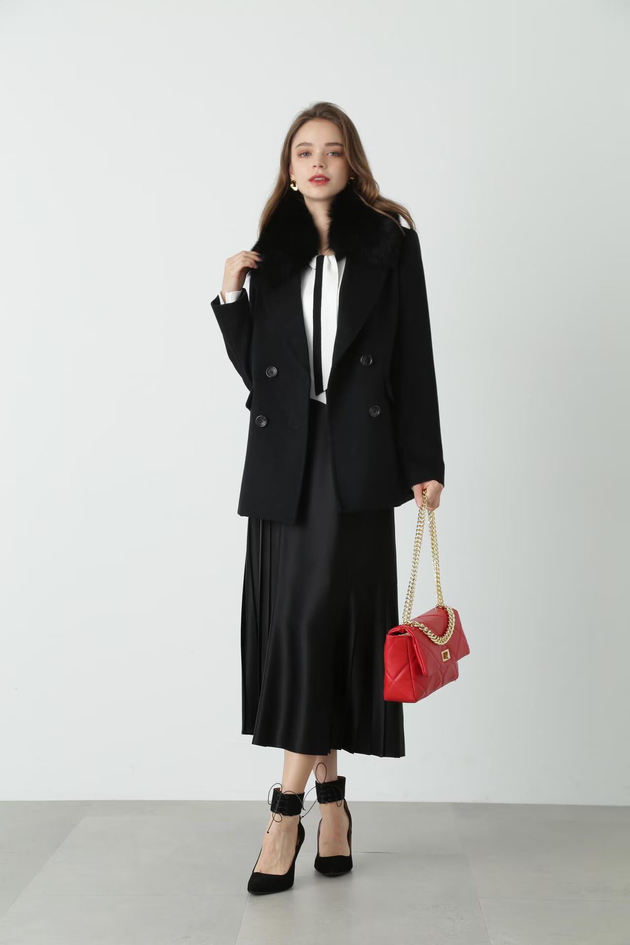 FOXファー付きカシミヤ混ショートコート（ブラック）羊毛 / カシミヤ / フォックス / ファー取り外し可能 / 裏地あり / ダブルブレスト