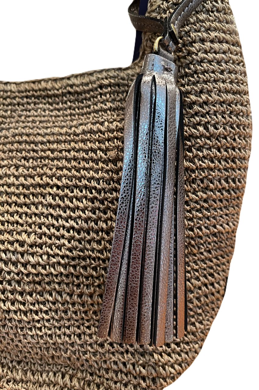 SANDRO / V-8034 / Washed Brown（Silver） / アバカ製 / ワンショルダーバッグ（シルバー）サンドロ / マグネット開閉 / ファスナーポケット有り / カゴバッグ【正規販売店】
