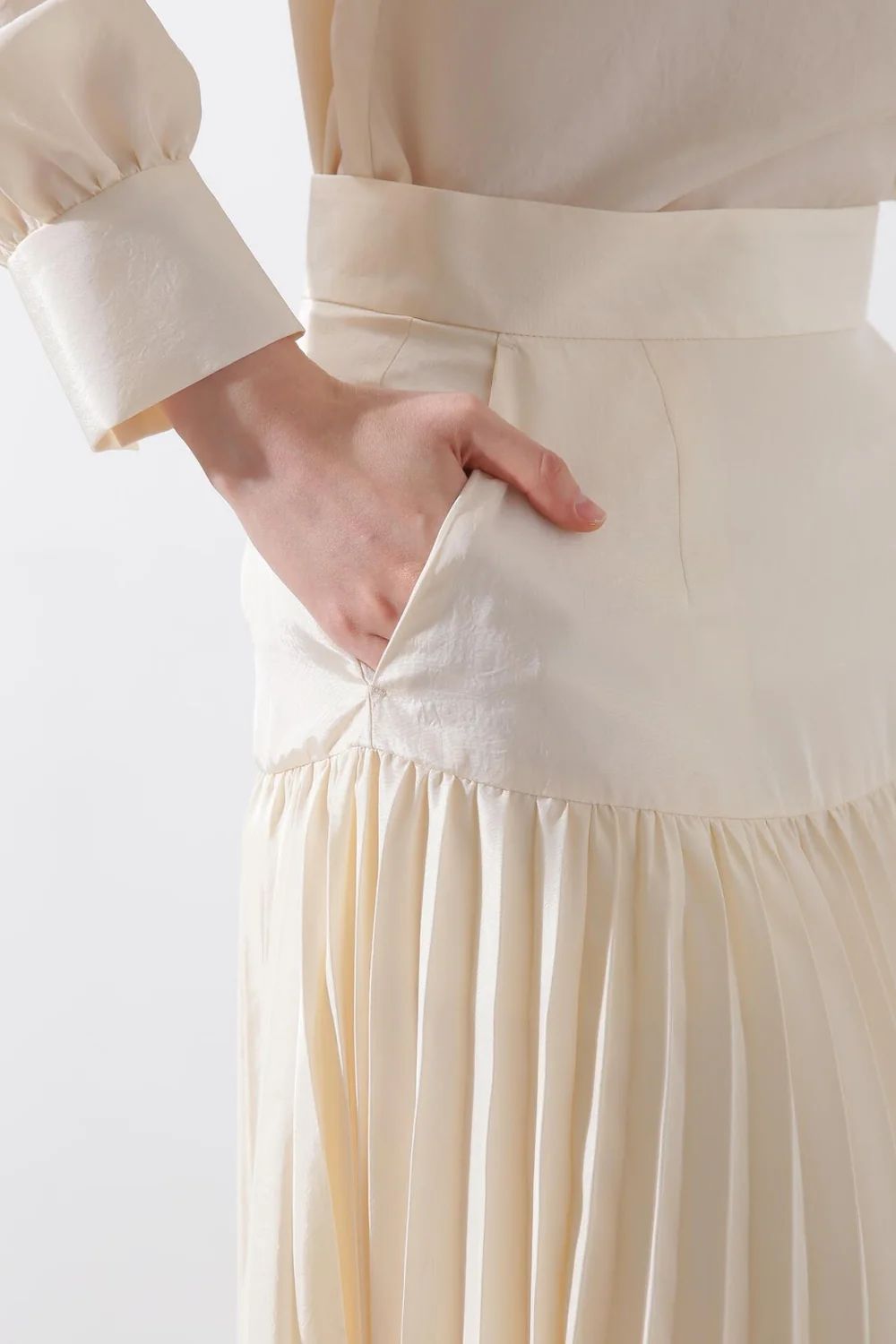 ヨークプリーツスカート (エクリュ) / ポリエステル 100% / 0315120220