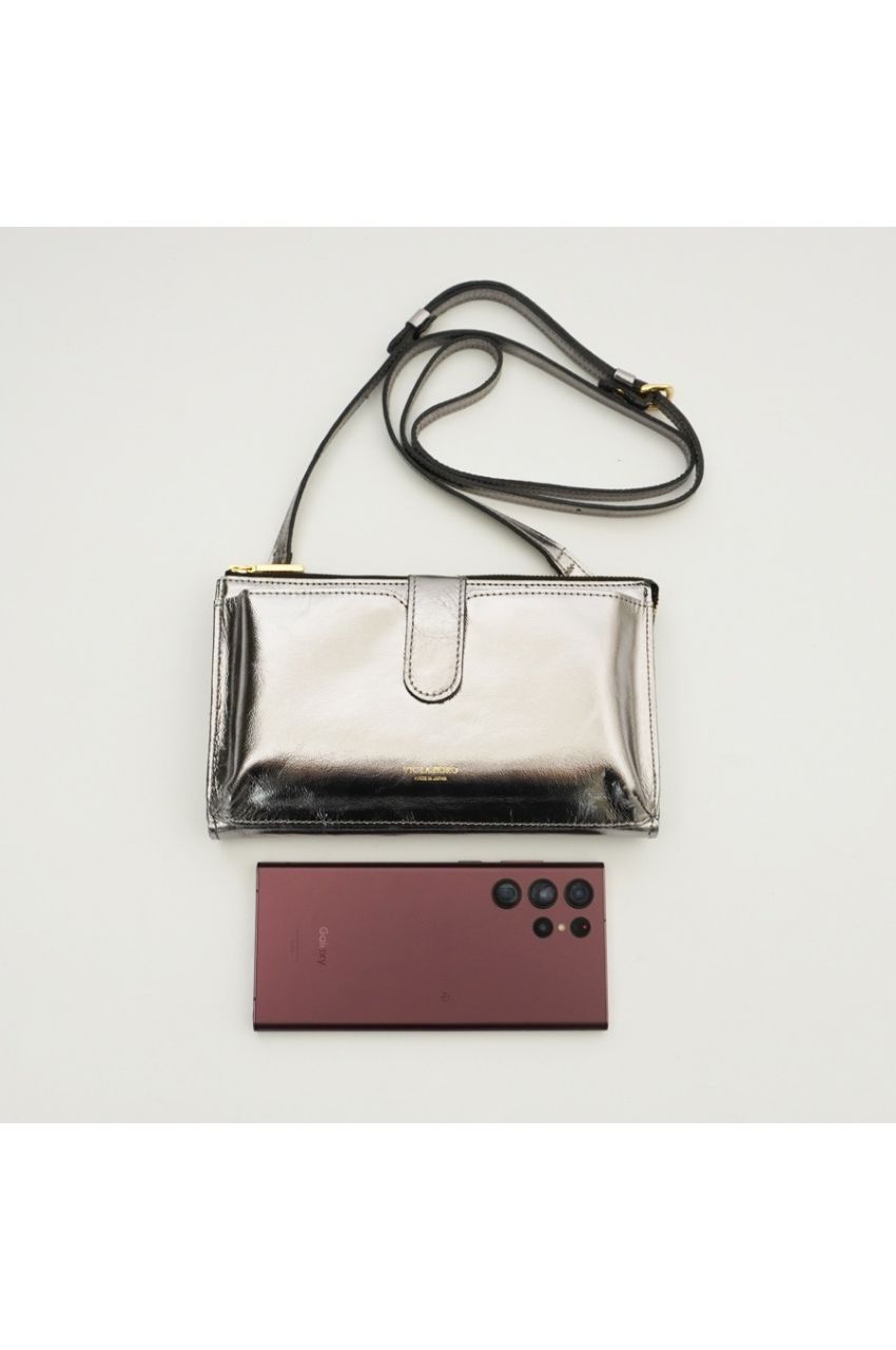 ADRIA（アドリア）V-1338（Silver）メタリックレザー 横型スマートフォンポシェット / 牛革 / iPhone14ProMax入る