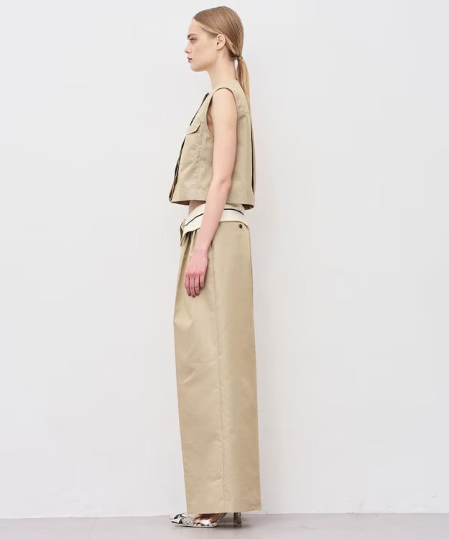 チノギャバジンワイドトラウザー(ベージュ) 綿 / ウォッシャブル / 手洗い可 / 撥水加工 / ハイウエスト/ PRUVLS3810