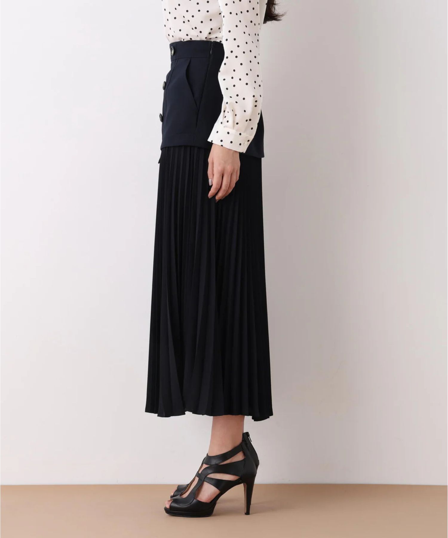 ソフトオックスプリーツスカート(ネイビー)ポリエステル100% / ストレッチあり / 前ポケット×2 / 0316120203