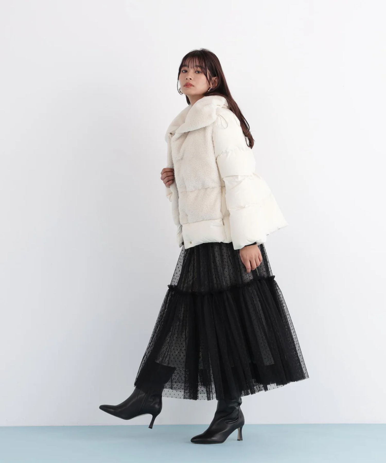 ドットチュールギャザーティアードスカート(ブラック)ポリエステル / ストレッチなし / 裏地付き / 左脇ファスナー / くるぶしくらいの丈 / 0316120122