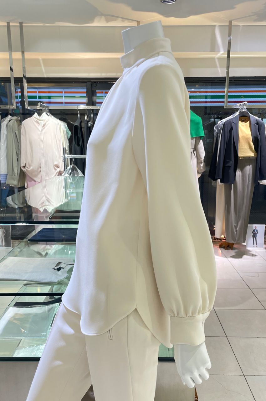 クラッシッククレープスタンドカラーブラウス / ウォッシャブル
