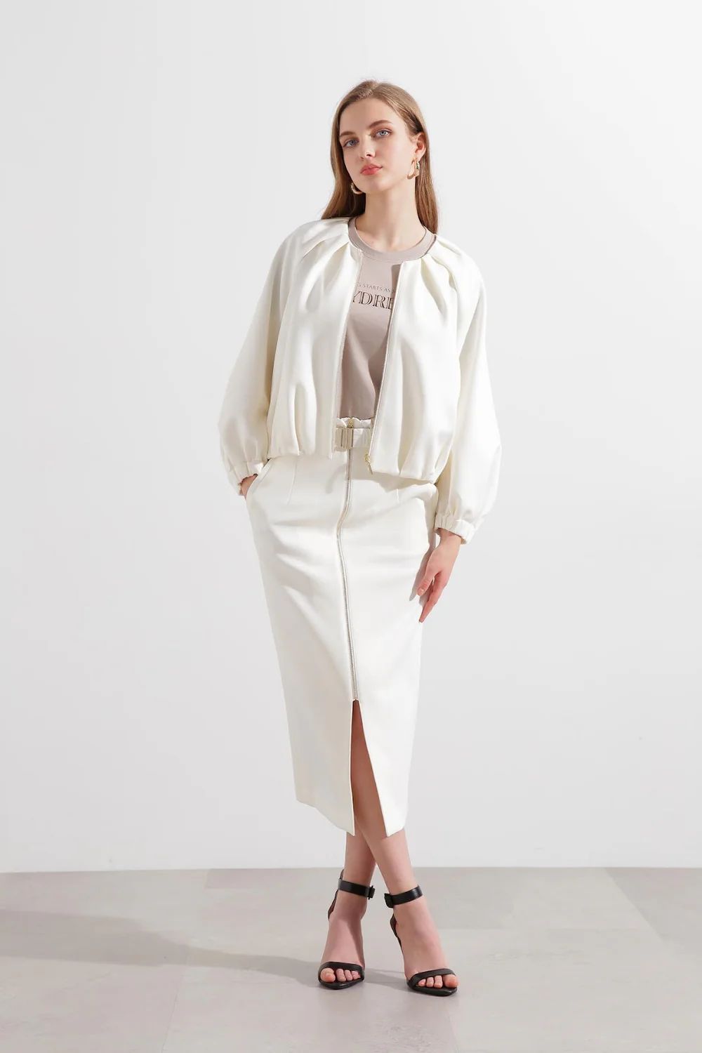 ダンボールノーカラーブルゾン (ホワイト) / ポリエステル・ポリウレタン / ストレッチ / 0315150303