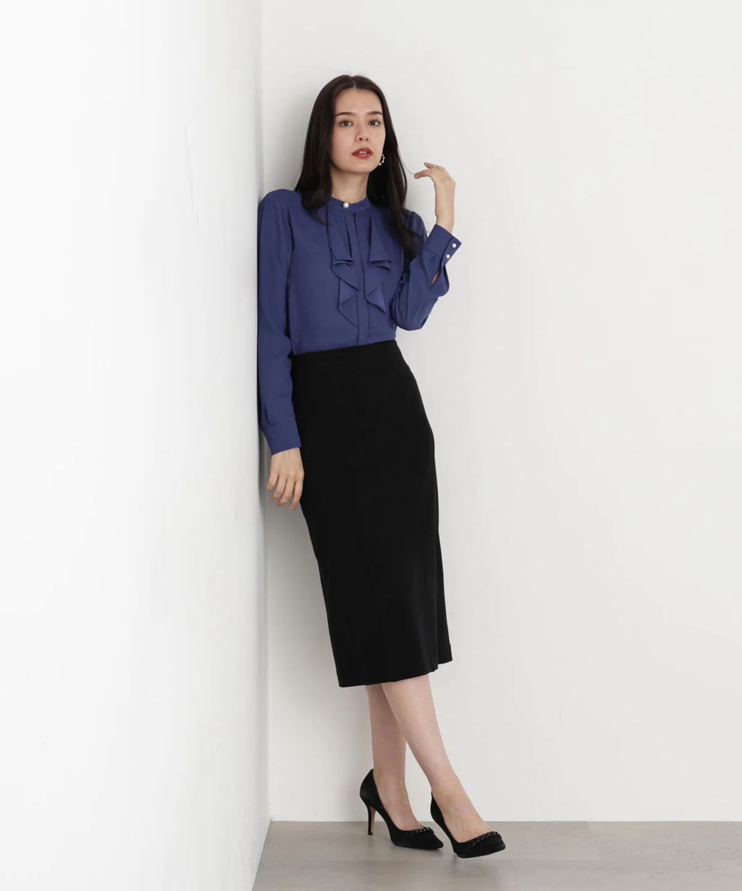 ウールスムースカッティングタイトスカート(ブラック)アクリル / ストレッチあり / 裏地付き / 左ファスナー / 膝がすっぽり隠れる丈 / 0315220116