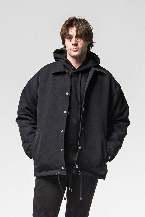 今日のおすすめスタイル、スポーティーなアイテムを高級感のある見た目＆機能性、ラグジュアリーなFUR COACH JKをご紹介！