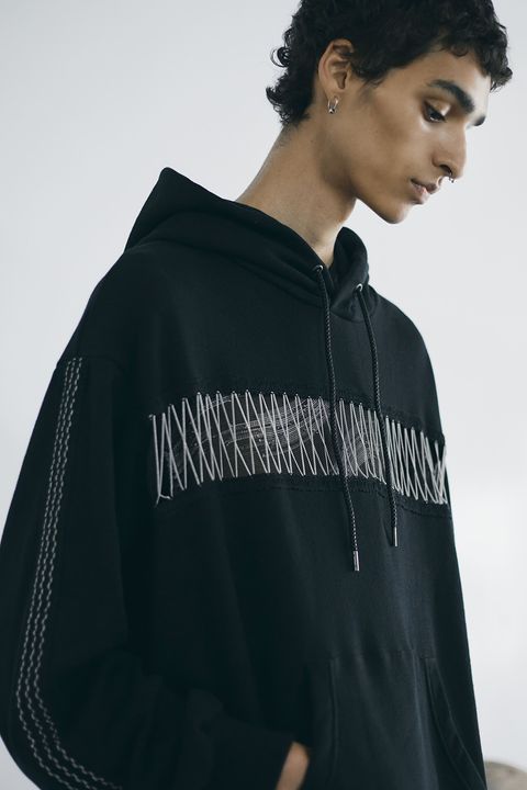 Chain tape hoodie / チェーン テープ フーディー