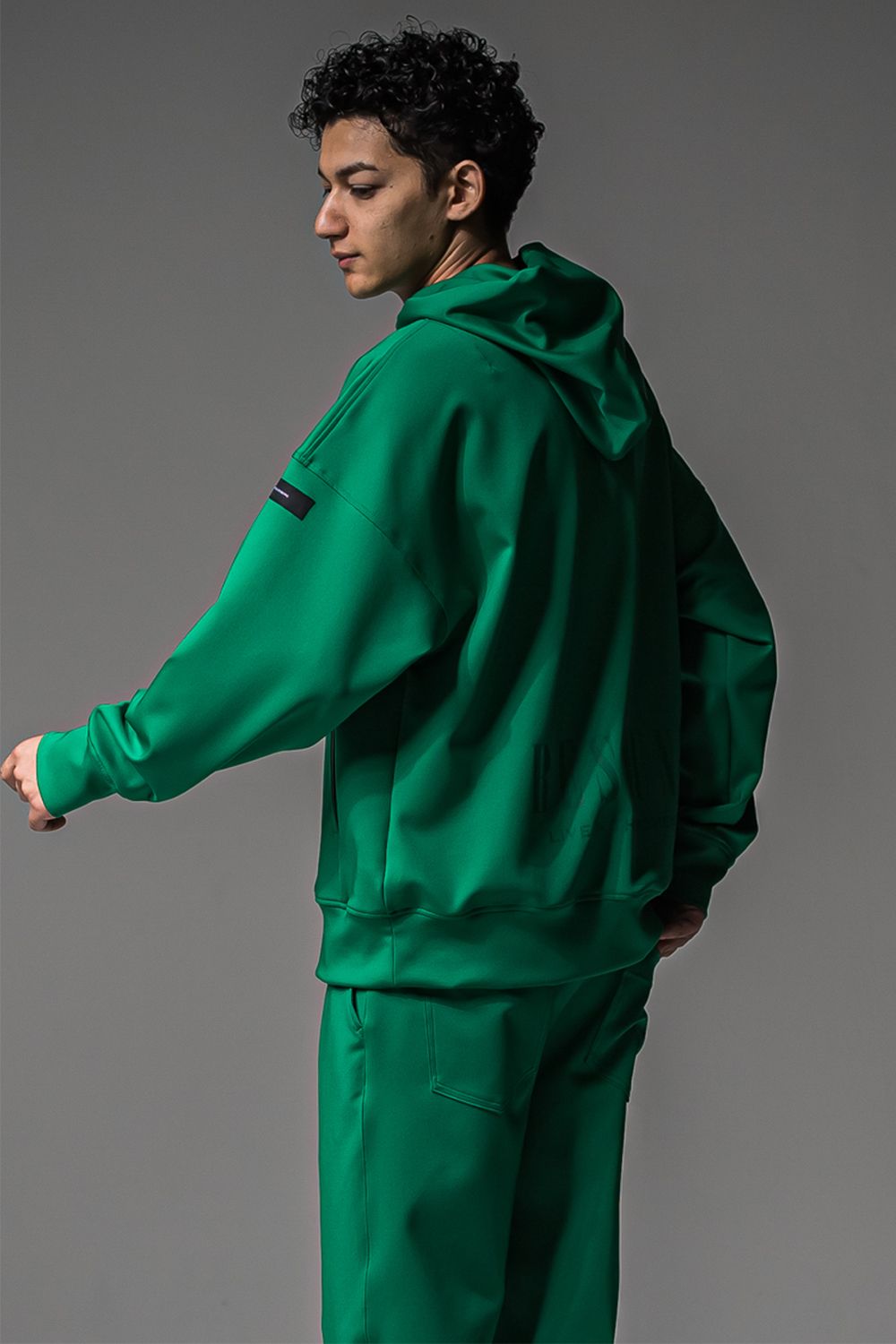 BACK ID LOOSE HOODIE / バックロゴ ルーズフーディー