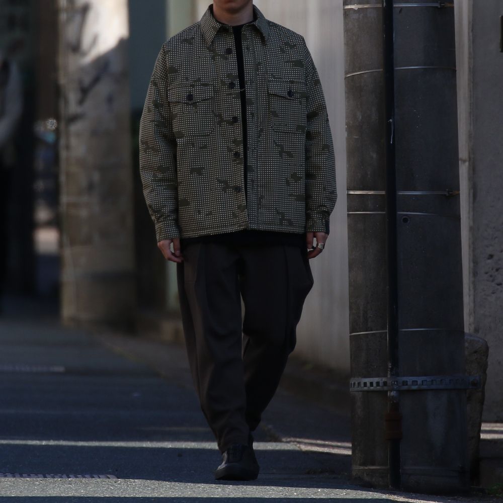 N.HOOLYWOOD REBEL FABRIC BY UNDERCOVER / CPO SHIRTを着用した ...