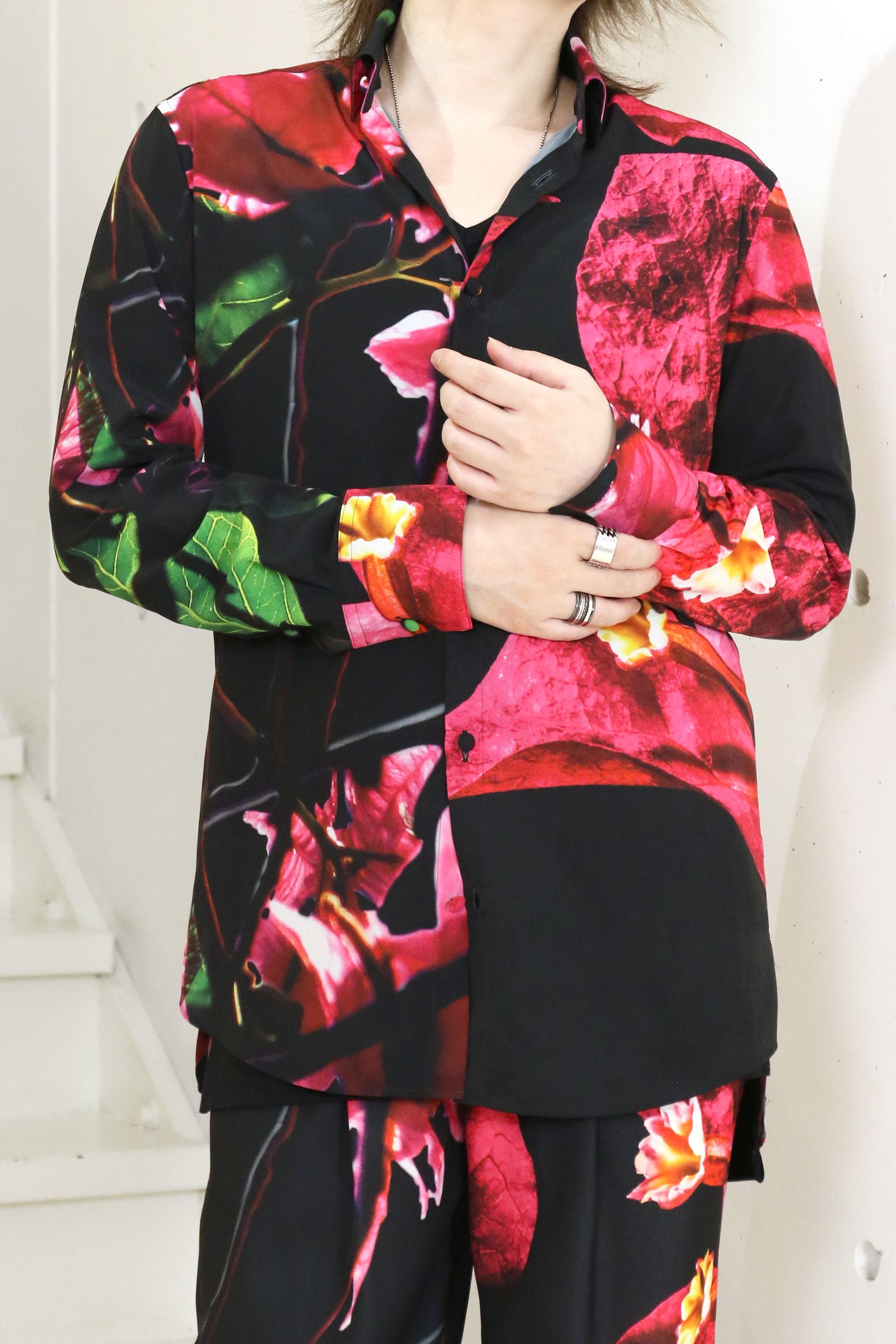 バックオープンシアーシャツ + ミニリブワンピ/Back Open Sheer