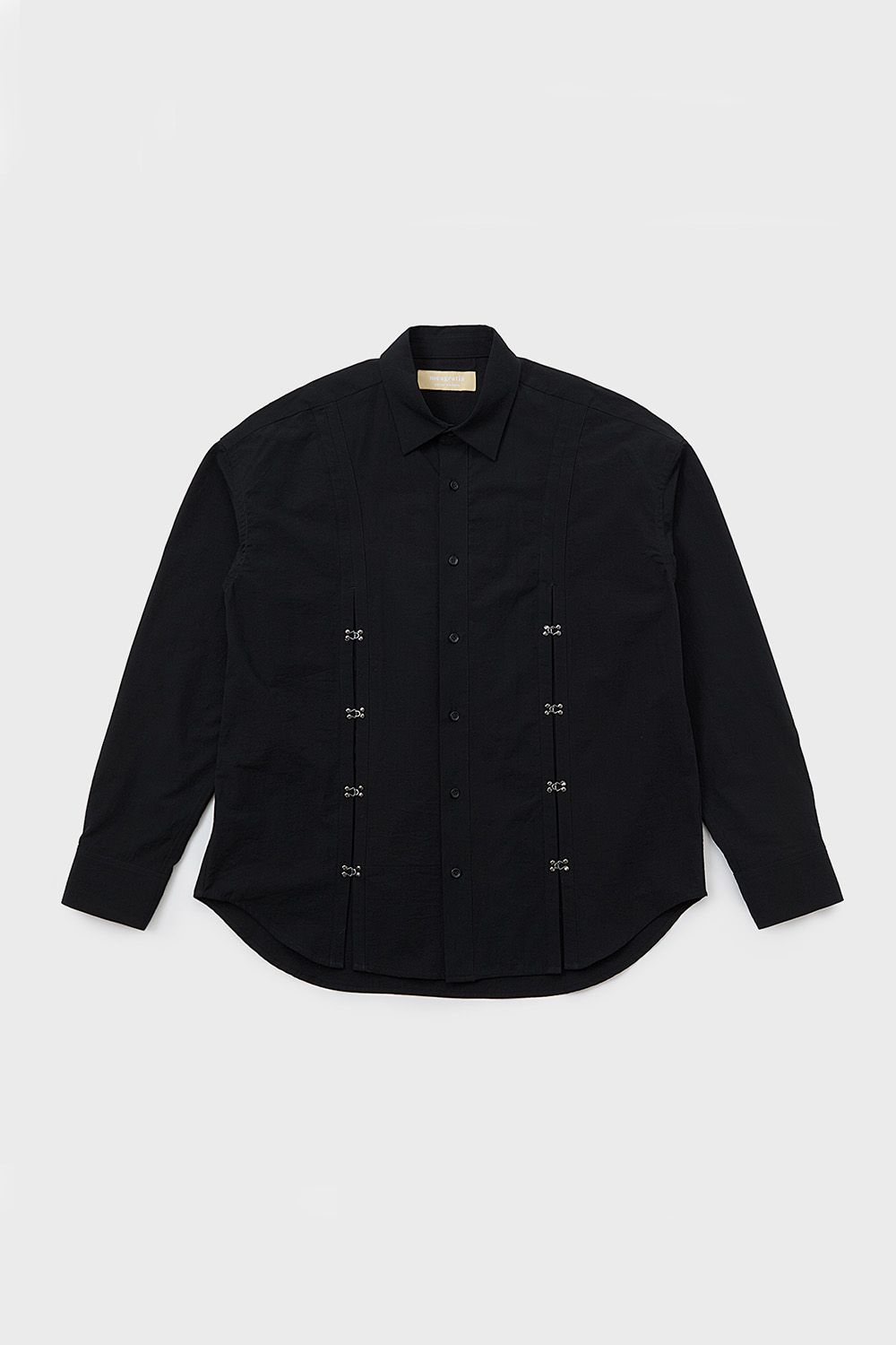 Tonbi hooks detail shirt / トンビフック ディテール シャツ