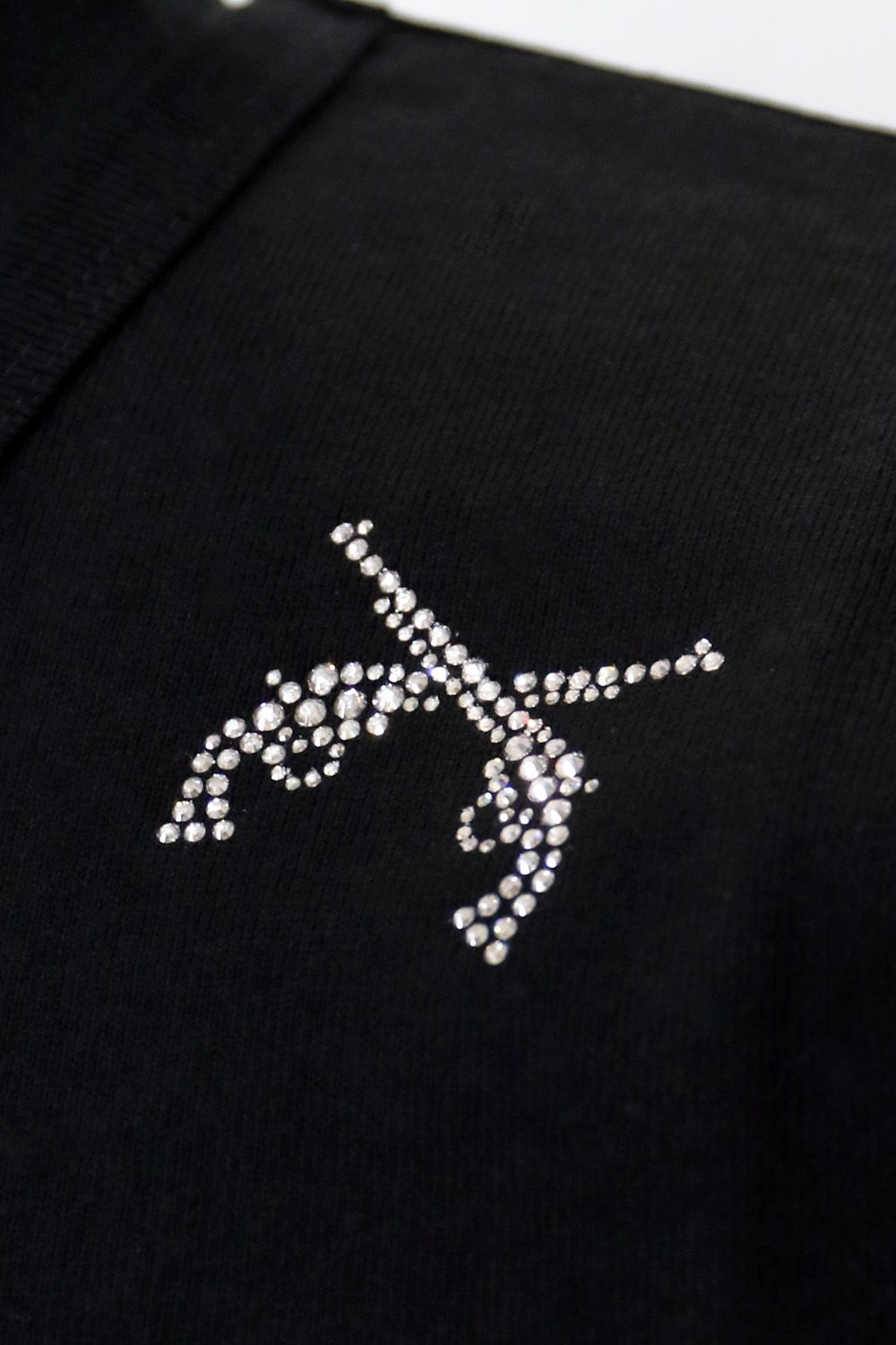 ARCHIVE SMALL CROSSGUNS T-SHIRT / アーカイブ スモール クロスガン Vネック Tシャツ