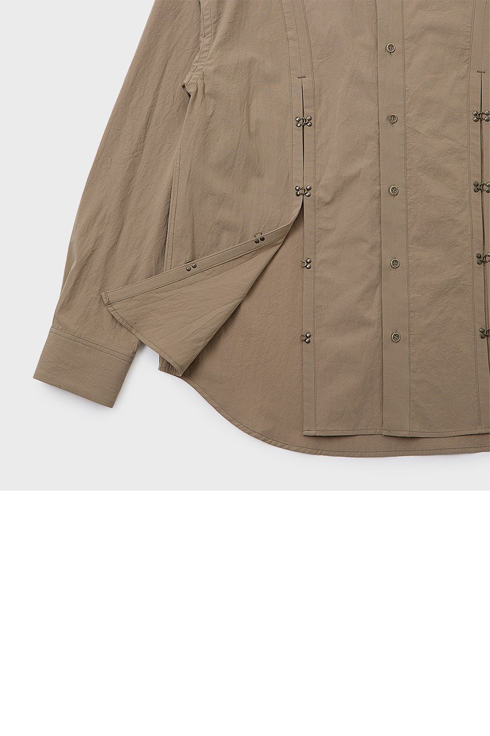 Tonbi hooks detail shirt / トンビフック ディテール シャツ