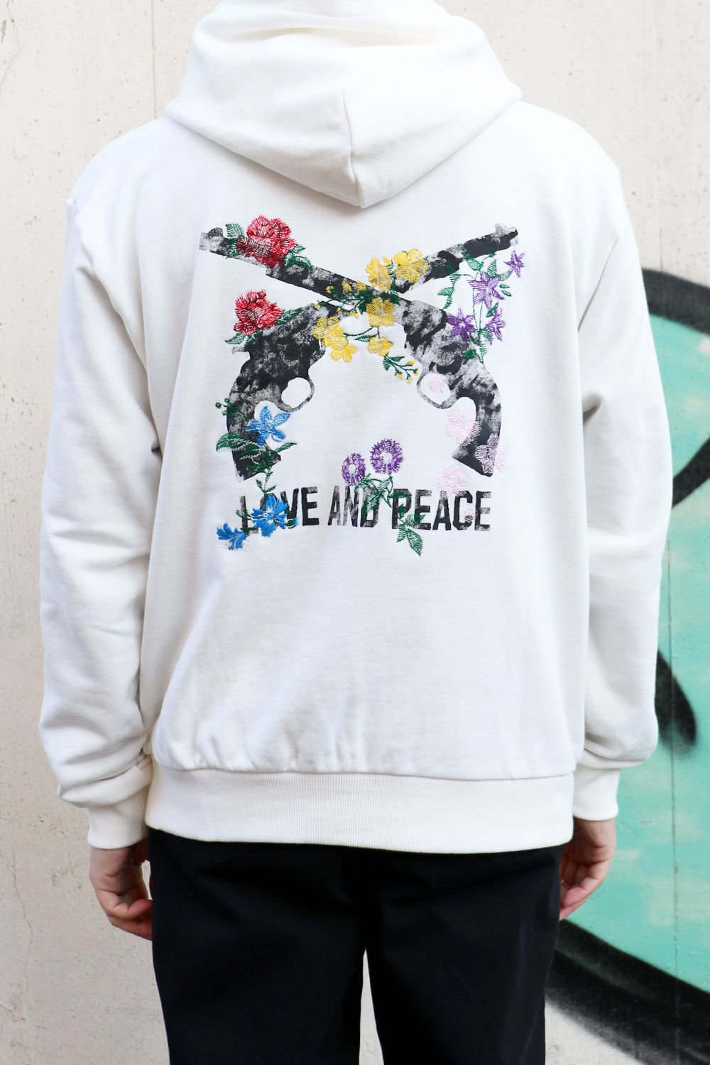 FLOWER CROSSGUN HOODIE / フラワー クロスガン フーディー