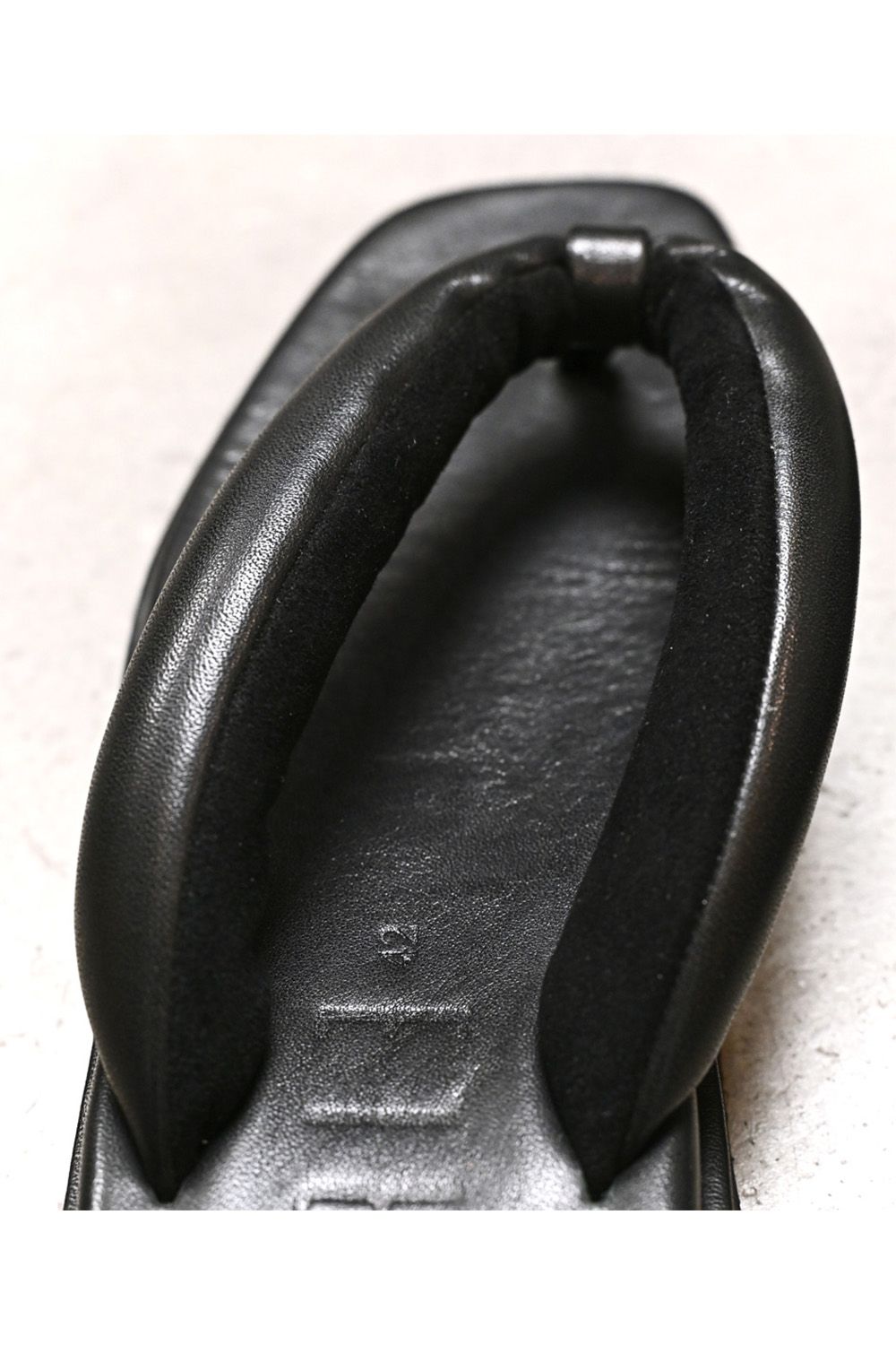 Mixed tong sandals / ミクスド レザー トング サンダル