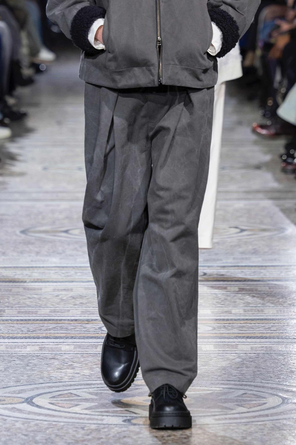 Cross tuck PT / クロス タック パンツ