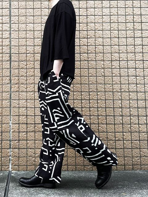 暑い時期にも快適なおすすめのパンツ、コーディネートにてご紹介！