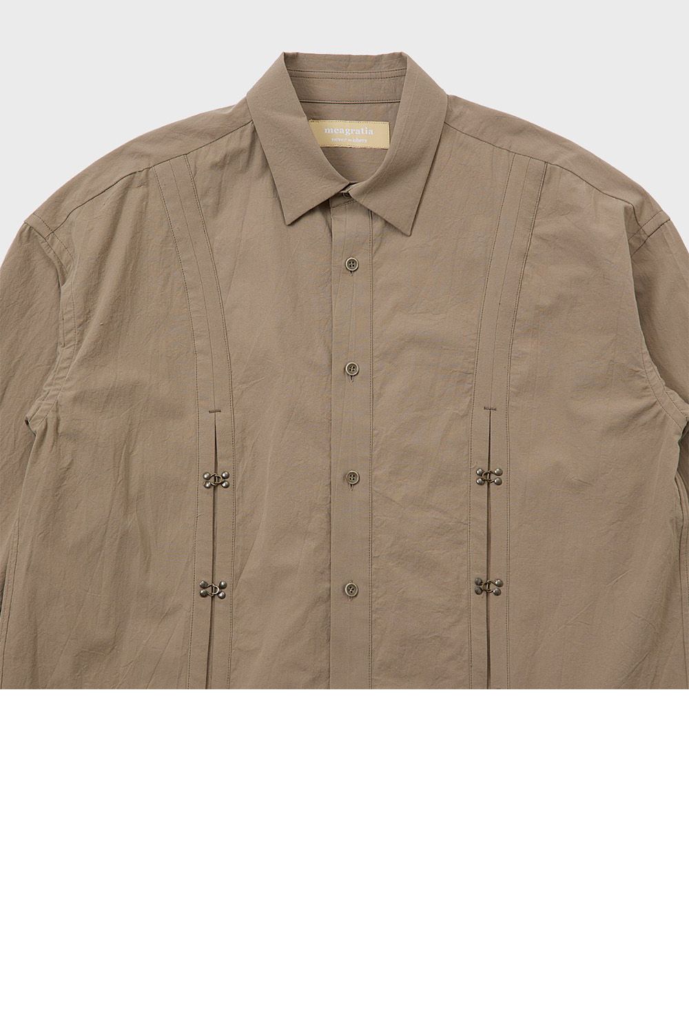 Tonbi hooks detail shirt / トンビフック ディテール シャツ
