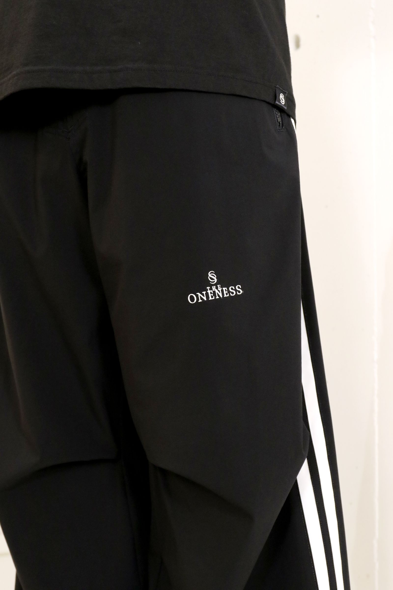 Sustainable Tuffeta Line Loose Pants / ライン ルーズパンツ