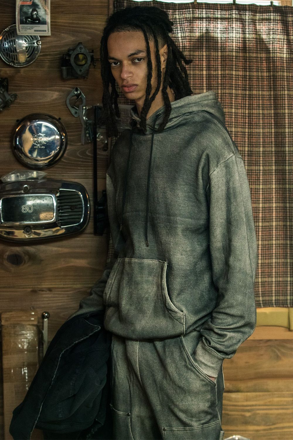 FOIL PRINT HOODIE / フォイルプリント フーディ