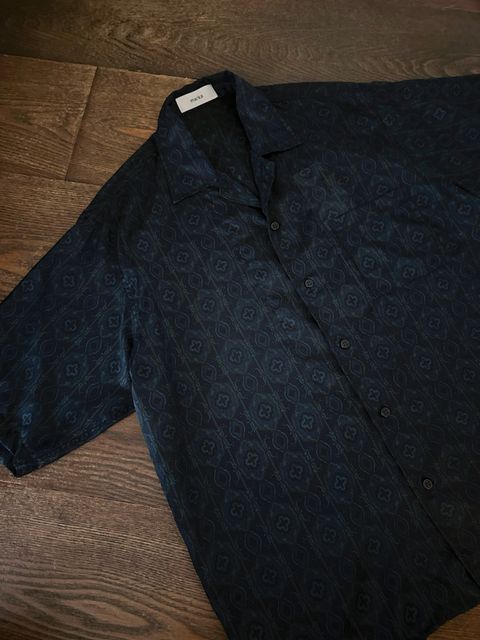 着ている感覚がない軽さ、汗をかいてもサラサラで快適に着用が可能。夏の脱シンプルスタイル、おすすめです！
