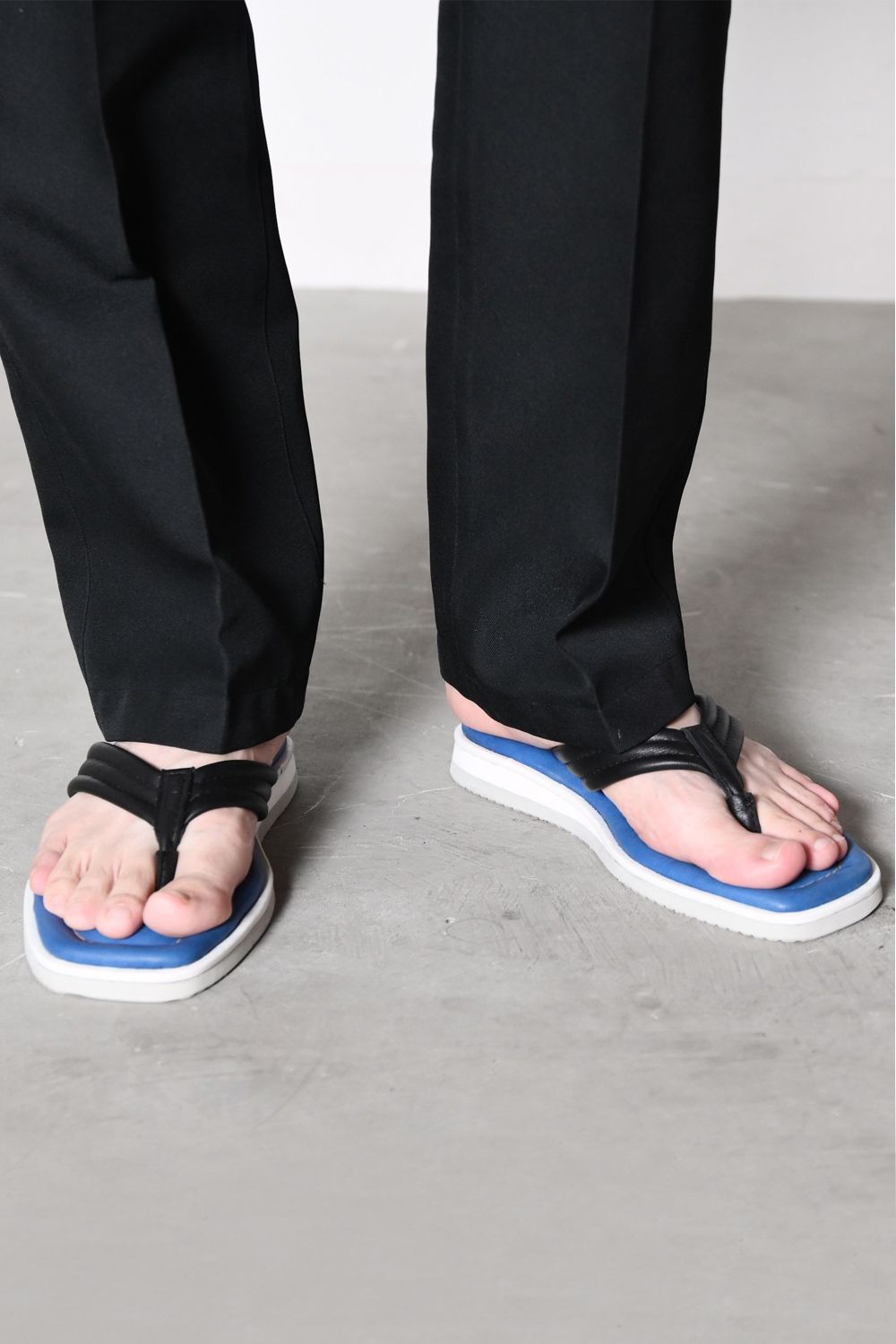 Voluminous tong sandals / ボリューミナス トング サンダル
