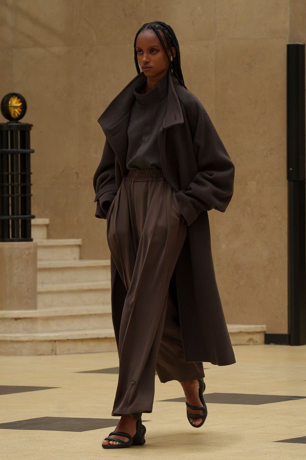 RAINMAKER - STAND COLLAR BELTED COAT / スタンド カラー