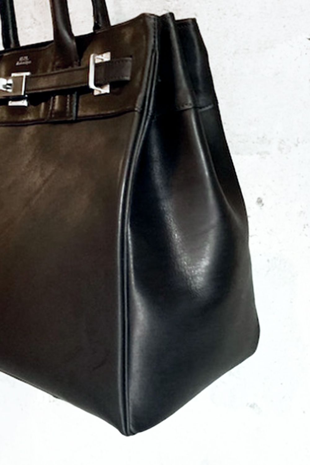 TOTE(M) BLACK × S/SILVER METAL - OIL LEATHER