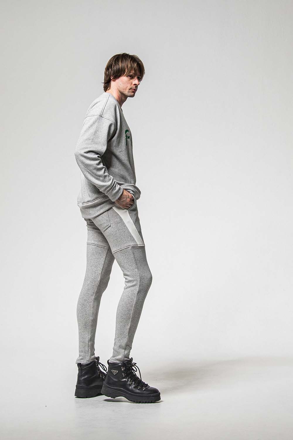 FRIDAY OLD LOGO VELOURS FLEECE TRAINER / フライデー オールドロゴ ベロア フリース トレーナー