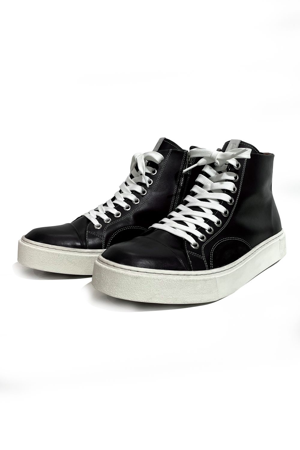 Classic lace-up sneakers / クラシックレースアップスニーカー