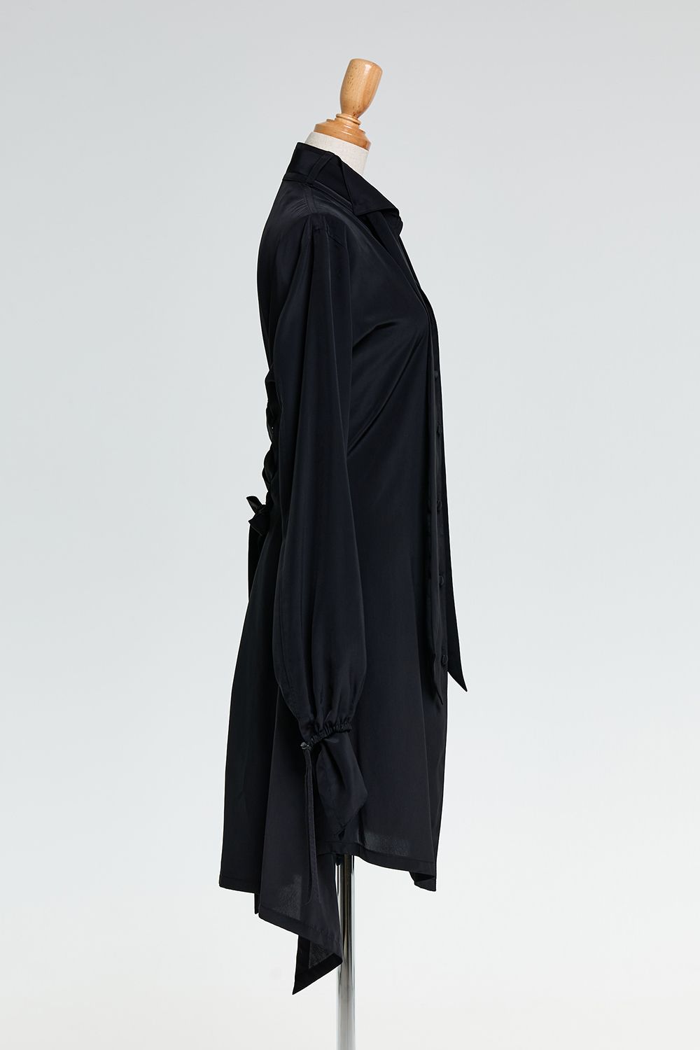 Wing Collar Flare Ribbon Shirt